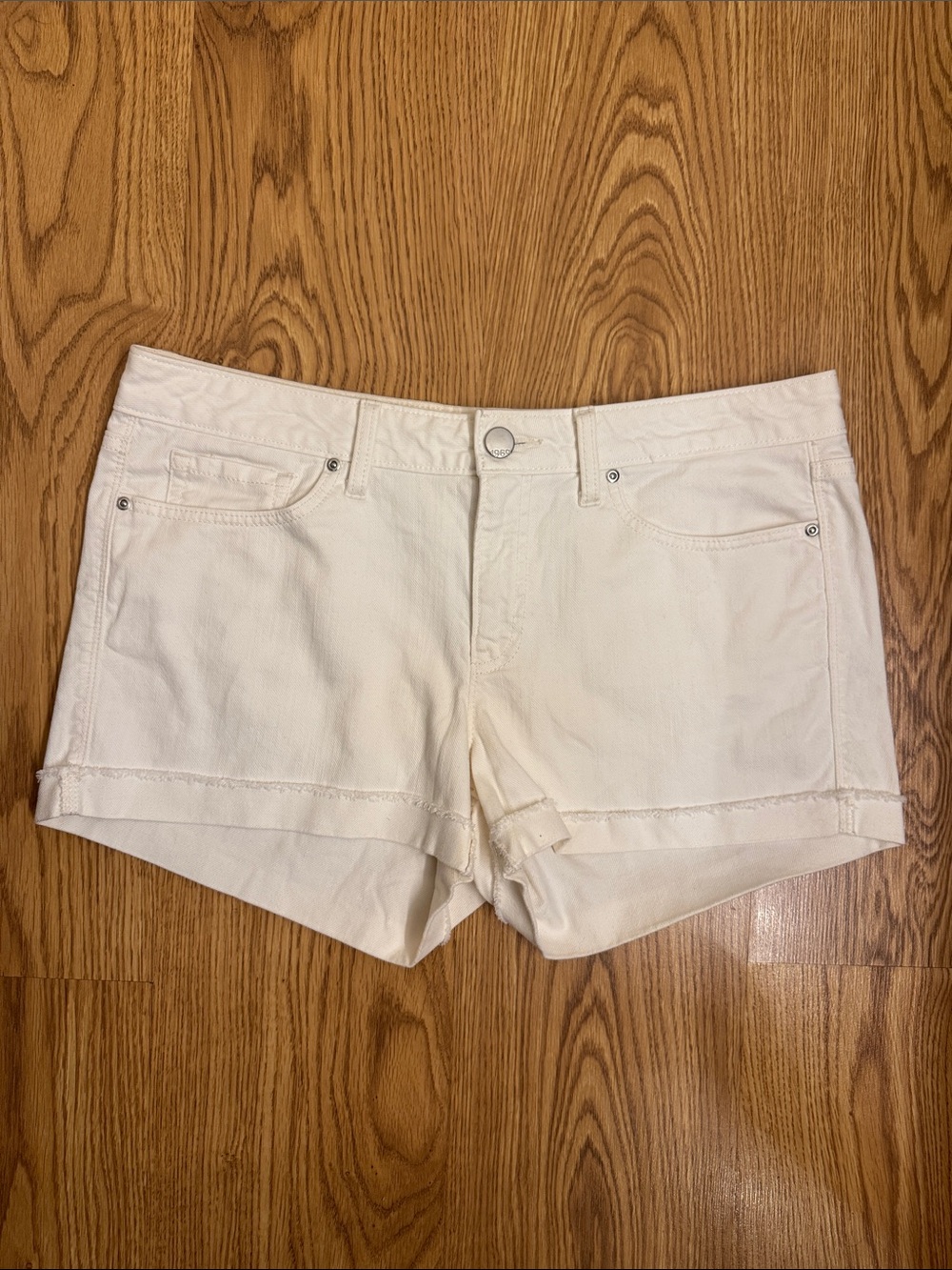 Gap 1968 Women’s White Rolled Cuffed Mid Rise Denim Shorts size 30/10r